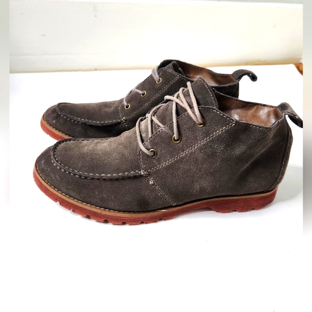 Buks by Walk-Over Rhodes Suede Chukka Boots